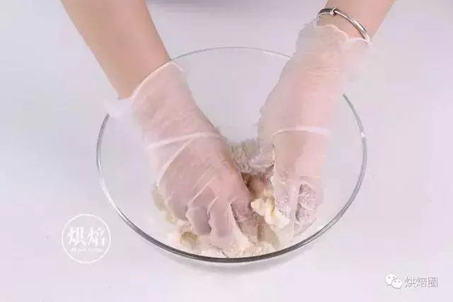 家裡做麵包撒點這個 烤出來金黃酥脆 比賣的還好!一撕就爆漿~