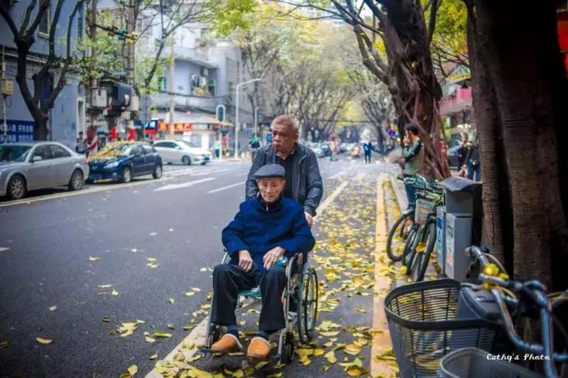 喜歡燒香拜佛的人都看看,不要再浪費金錢了!這是最好的改命方式