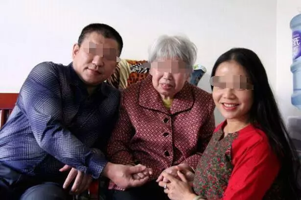 懷二胎後到娘家休養,弟弟醉了說件往事,瞬間對婆家失望了