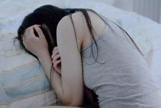 懷二胎後到娘家休養,弟弟醉了說件往事,瞬間對婆家失望了