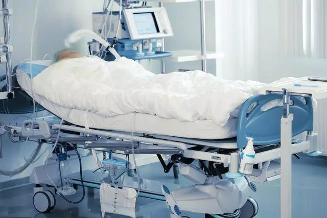 中風為何越來越多?醫生苦勸:這3件事危害很大,很多人卻還在做