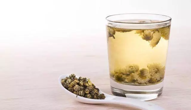 痛風''幫兇''不止是酒,專家直言:出現這些症狀,警惕腎衰竭