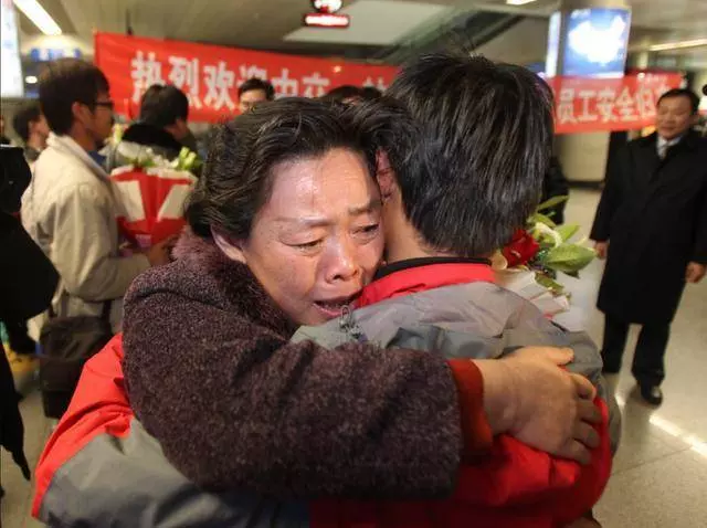 中國海軍撤僑有多牛,美國人要求上中國軍艦,看中方如何霸氣回應