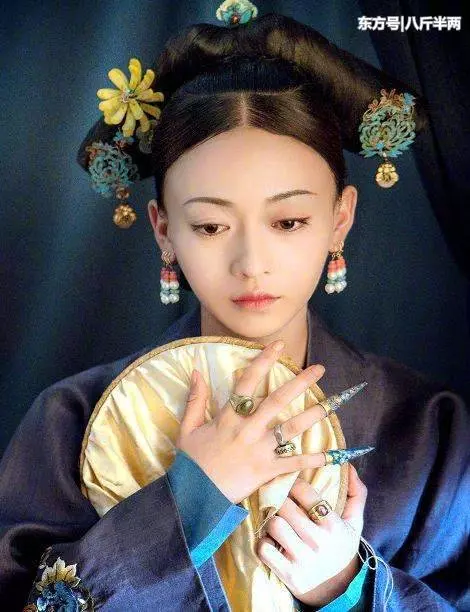 什麼清朝后妃要戴指甲套?不光是為了美觀原因「和後宮內鬥有關」 一碰到就會沒命的...