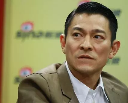 看了朱麗倩「年輕時舊照」!終於知道為何劉德華「藏了她整整31年」啊!