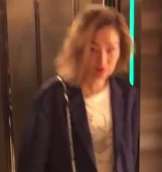港媒曝鄭秀文情緒崩潰搬離愛巢,與許志安離婚已成定局?