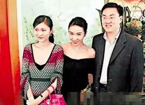 黎姿對馬廷強是真愛嗎?黎姿是一個極度缺乏安全感的人。