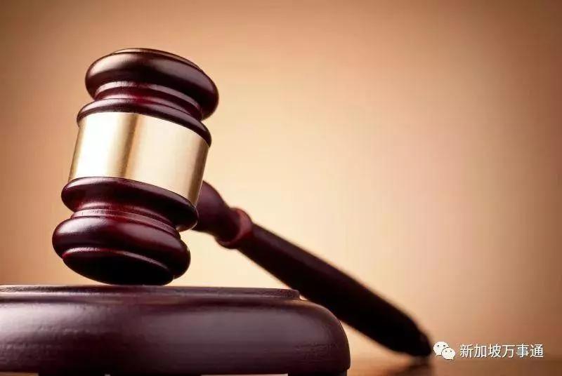 新加坡奇案:24歲女子大街上奪走男子42萬現金,第二天受害者被抓了!