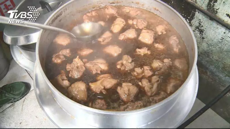 遶境回鑾必吃的爌肉飯! 顏清標每年都會來