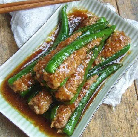 青椒別再炒肉了,教你青椒釀肉的做法,非常好吃超下飯
