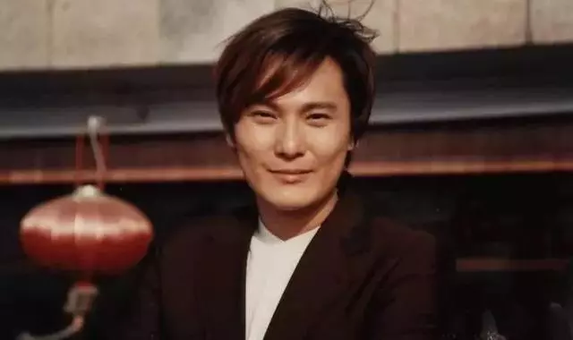 突然宣布爸爸死訊!52歲情歌王子發文悼念亡父:難掩傷痛~~~