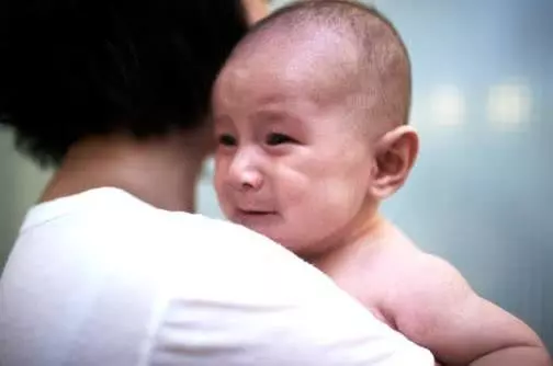 小姑子攜家帶口回來不走,我一氣之下回娘家,老公的做法讓我哭了