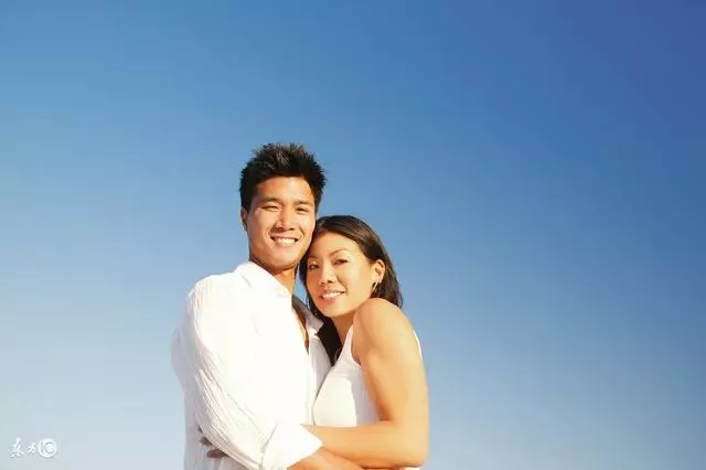 結婚才一個月,我都懷孕了,你還做出這樣的事,離婚吧