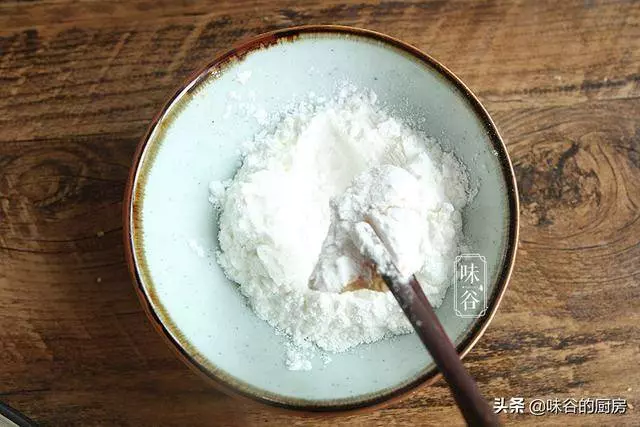 用薯片做的雞米花,你吃過嗎?香噴噴的又酥又脆,一口一個超過癮