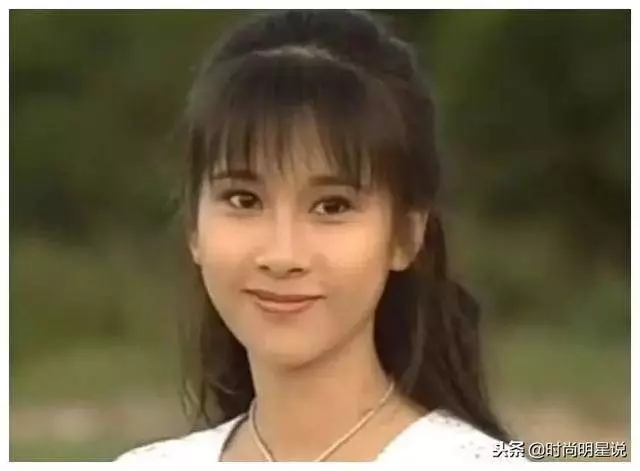 天生娃娃臉,嫁入豪門卻要靠佘詩曼救濟,42歲被老公寵成公主.