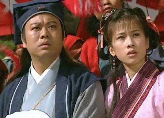天生娃娃臉,嫁入豪門卻要靠佘詩曼救濟,42歲被老公寵成公主.