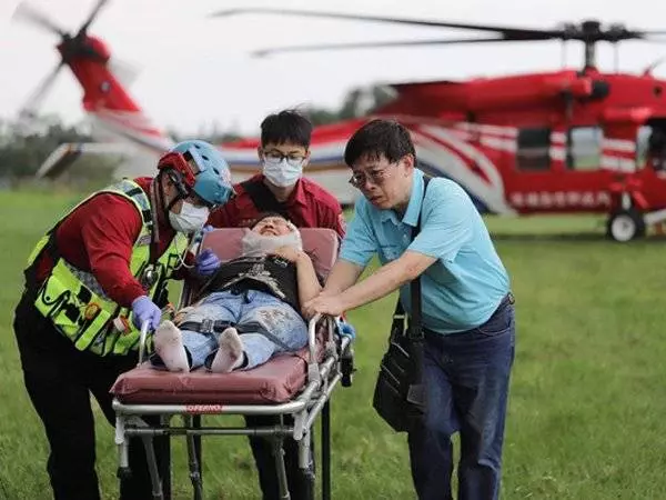 花蓮地震被石壓重傷 ! 馬來西亞的40歲朱姓男子所幸急救後, 恢復心跳 !