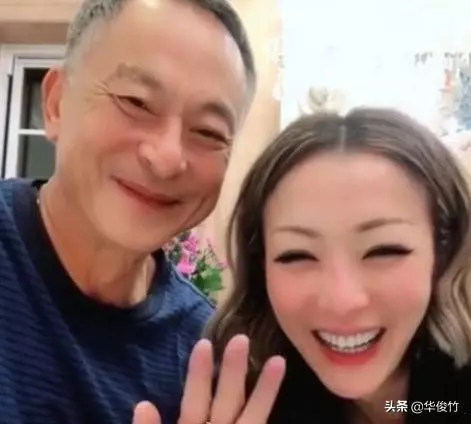 鄭秀文乾爹杜琪峰警告:敢拋棄Sammi,就不原諒許志安!
