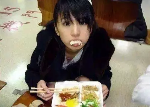 明星「片場吃飯照」曝光,胡歌、劉德華和彭於晏的差別,一看就知道 難怪劉最紅…