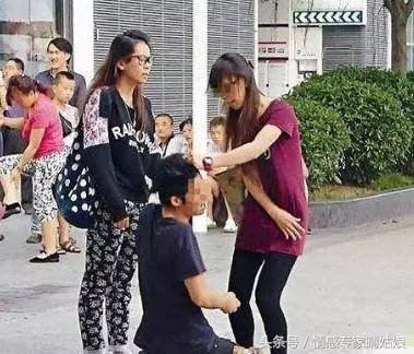 女兒3歲老公只看過2次 婆婆重病後他提一要求 我狠甩他一耳光