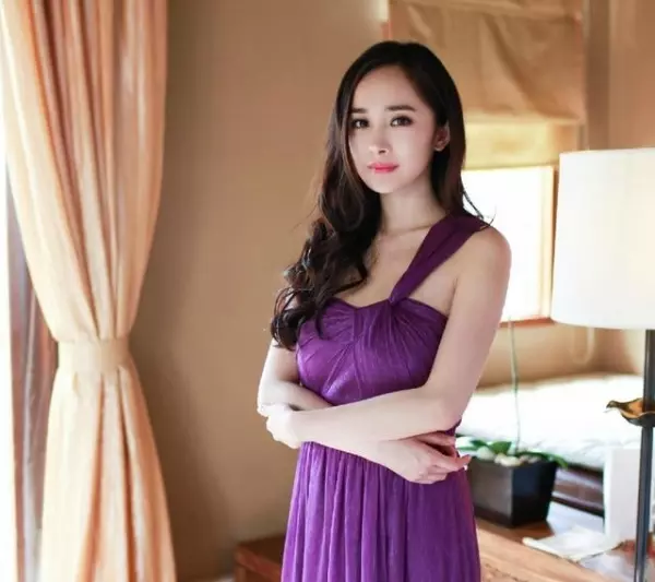 楊冪工作室新簽三位女藝人曝光,看到第三位,網友全爆炸了:千萬不要簽!
