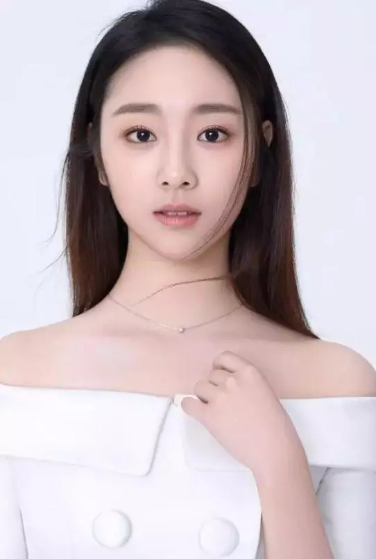 楊冪工作室新簽三位女藝人曝光,看到第三位,網友全爆炸了:千萬不要簽!