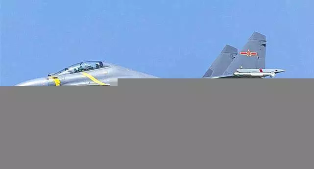 中國殲-11B戰機海上攔截外軍機,座艙警報不斷,或被雷達鎖定