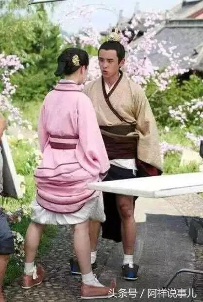 演員拍戲時的「下半身」是什麼狀態!看了不要笑!