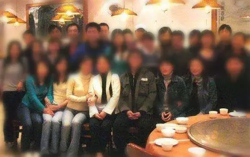 同學聚會,前妻變成大胖子被嘲笑!結帳時大家被她嚇得屁滾尿流!!