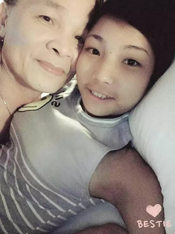 超傻眼!60歲阿公「抓奶幼齒女友」談爺孫戀,甜曝「恩愛床照」讓網友狂吐:禽獸不如!