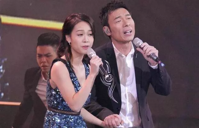 鄭秀文好閨蜜髮長文,直言許志安為人花心,反問黃心穎良心在哪裡?