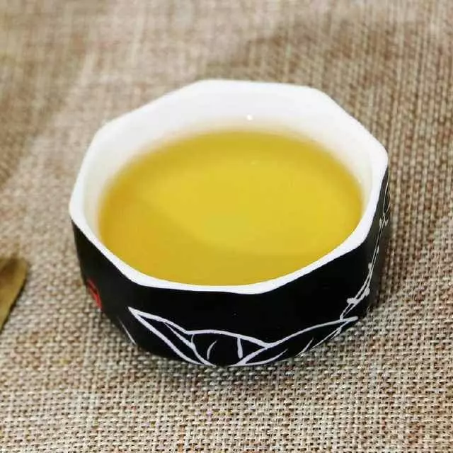 減肥不要節食,每天喝一杯「刮油水」,腹部脂肪悄悄不見了!
