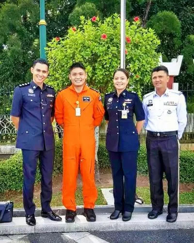 【不要亂亂給IC!】根據大馬法律, 只有『這5個Officer』可以跟你討身份證! 不然就出大事咯…