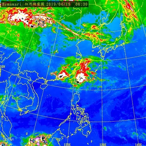 雷擊伴強風大雨!「颮線」進入南台灣 留意震後山壁崩塌
