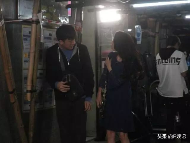 女友出軌已經夠參了,馬國明還拍攝黃心穎出軌相似戲份仍堅持拍完,街坊大聲為他加油~~~