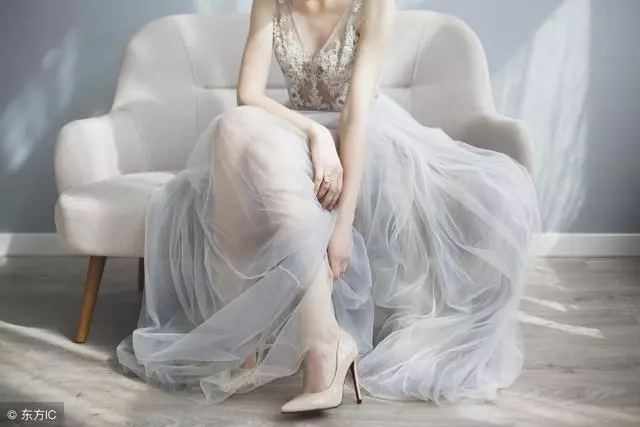 別說了,離婚吧,我和你結婚不是為了讓自己吃苦,讓你妹妹享福的