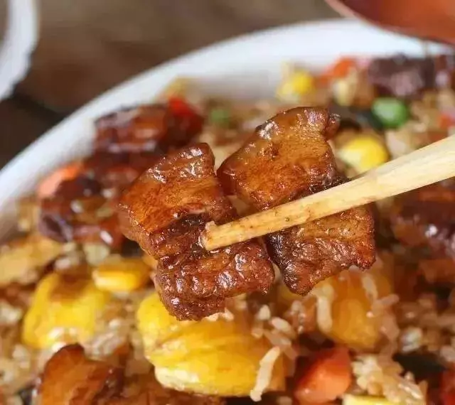 香氣撲鼻的排骨板栗燜飯,一個電飯鍋就搞定!