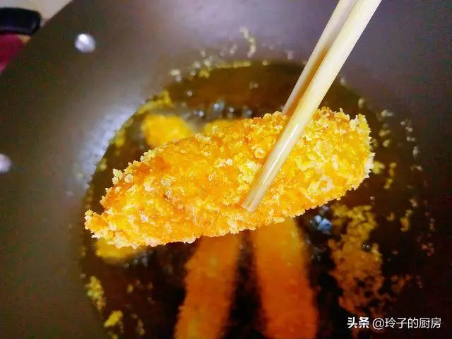 2根香蕉2個雞蛋教你做最好吃的香蕉酥,做多少吃多少,渣都不剩