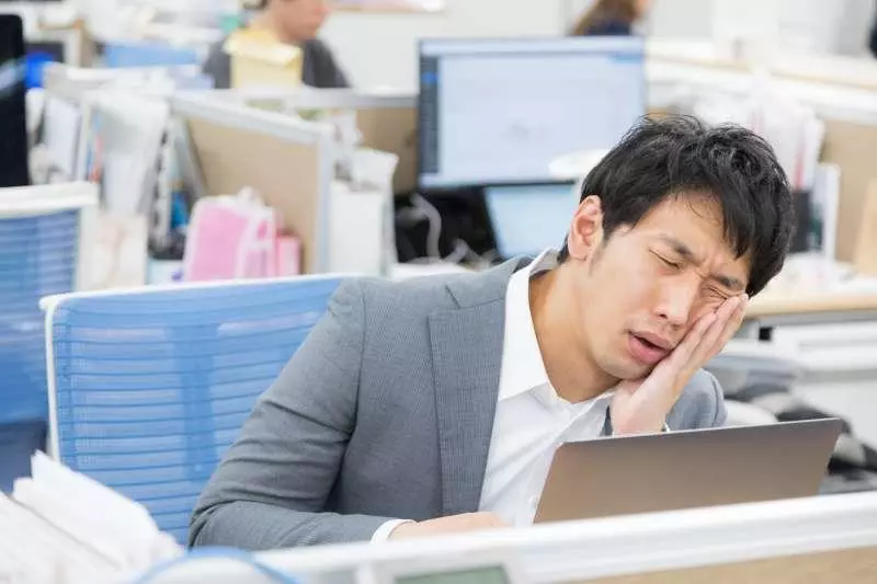女友不小心懷孕!26歲男「月薪50k存款120k」還有車 登門「跪2天求婚」女友爸狠拒絕:你養不起