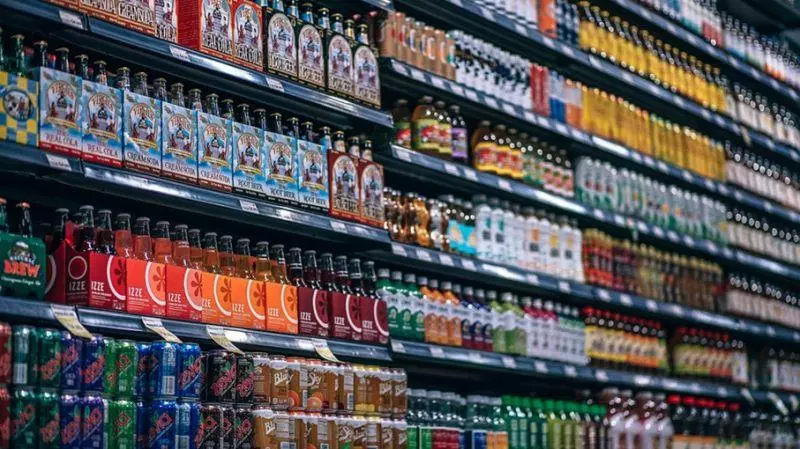 七爺八爺買菸!他看監視器嚇壞…對空氣結帳