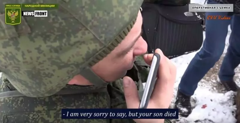 每秒都在上演悲劇...士兵撿敵軍手機桌布還抱著愛女 見6通未接後告知:妳兒子走了