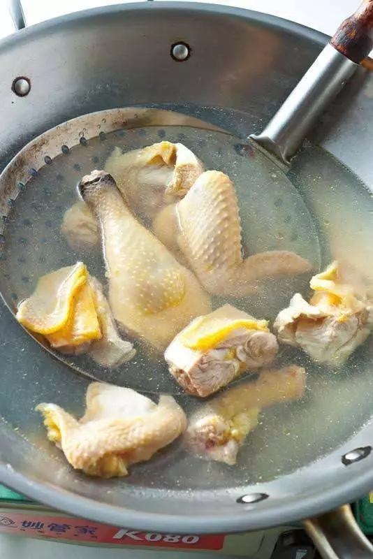 5 道 元 氣 養 生 雞 湯
