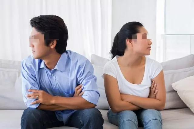剛結完婚第二天老公就去送外賣,晚上回來,我跟他吵翻了天