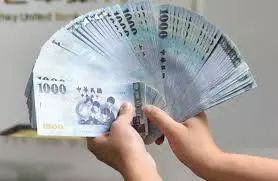 老婆如何想測試老公有沒有出軌?趁他睡著偷發簡訊!~~2、晚上,嫂子加班,就我和她在家