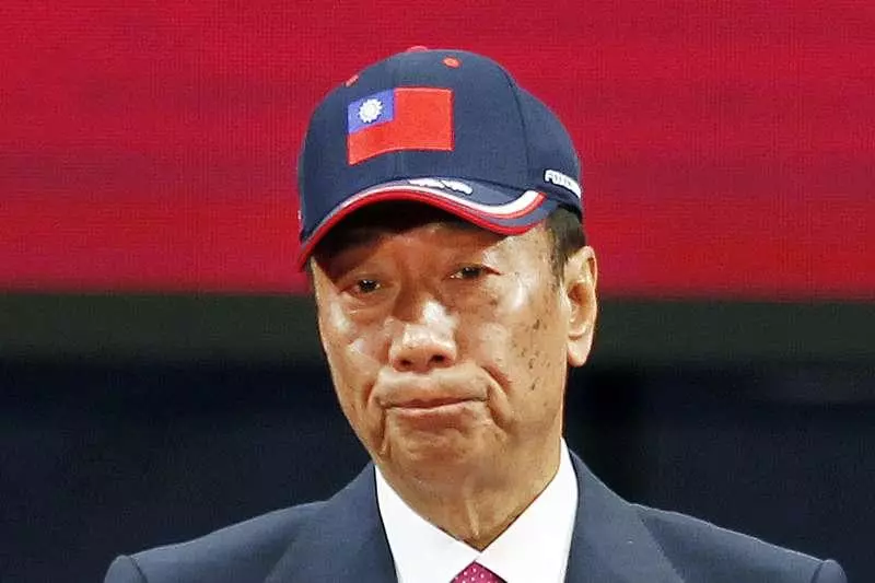 誤信地裂消息!郭台銘秒衝現場「被笑是勘假災」 網酸自以為總統「他霸氣說話了」