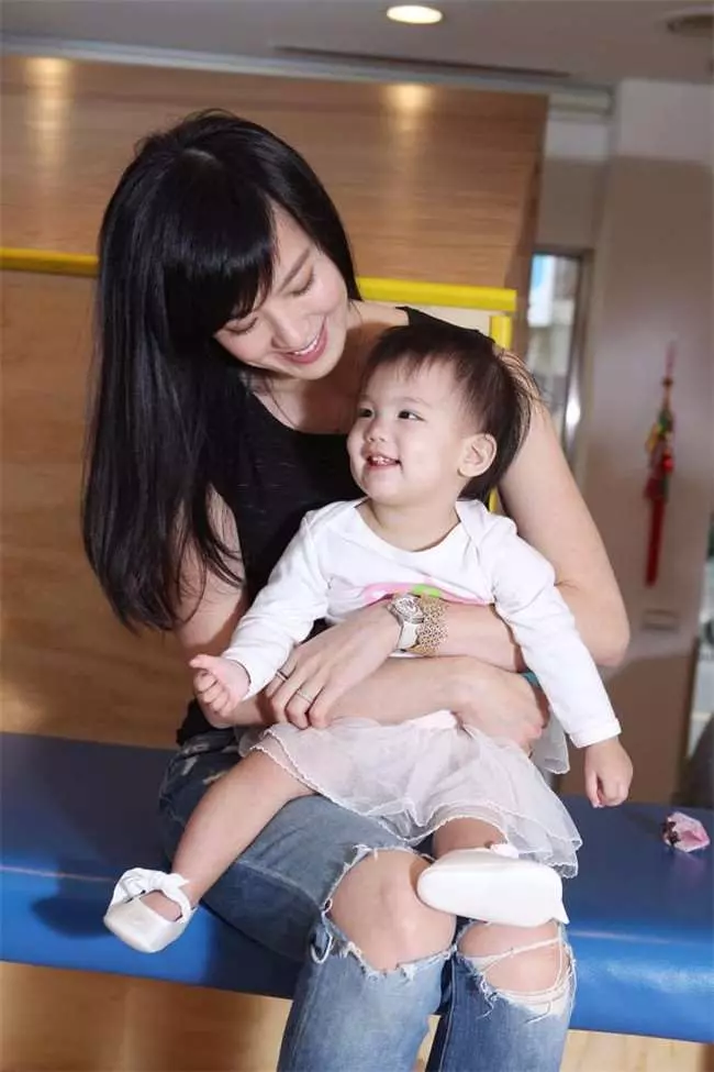蕭敬騰的女兒4歲了!孩子的媽竟是她?!滿滿的父愛讓人好生羨慕...