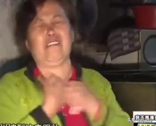 女子照顧癱瘓丈夫幾十年,如今爆發,寧願背負罵名都要找個男朋友