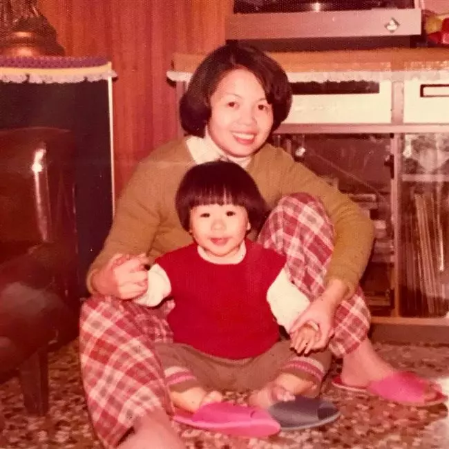 43歲阿信「曬寶寶公開喜訊」:讓媽媽如願抱孫子,揭曉寶寶名字,歌迷嗨翻:恭喜