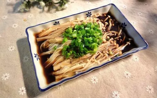 【吃貨必收藏!】7種簡單方便「特色金針菇美味料理」就算平時不入廚房也能快速上手!