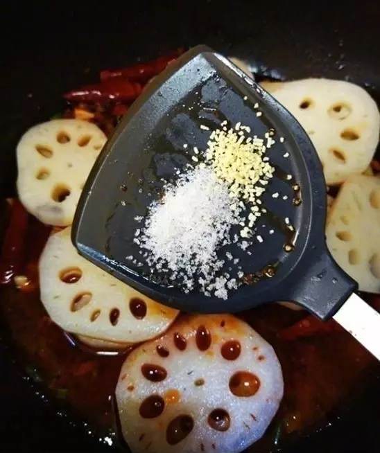 不私藏‼香辣爽脆【麻辣藕片】?一看就會煮, 完全沒難度??